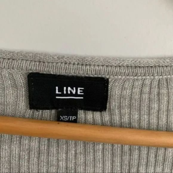 Line the label solid v neckline top grey ribbed knit with lettuce trim Size XS - Picture 4 of 8